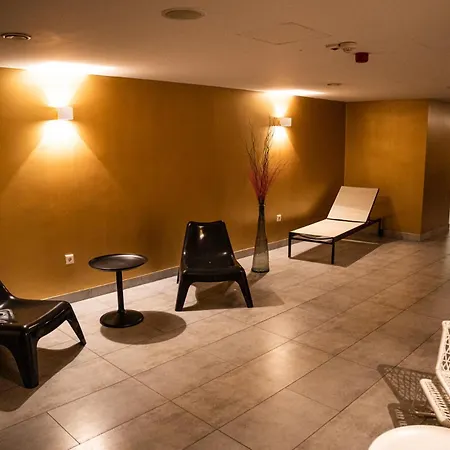 Tiszavirag Hotel