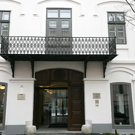 Tiszavirag Hotel