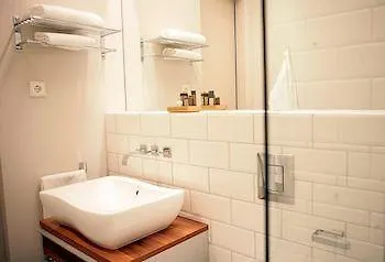 Tiszavirag Hotel